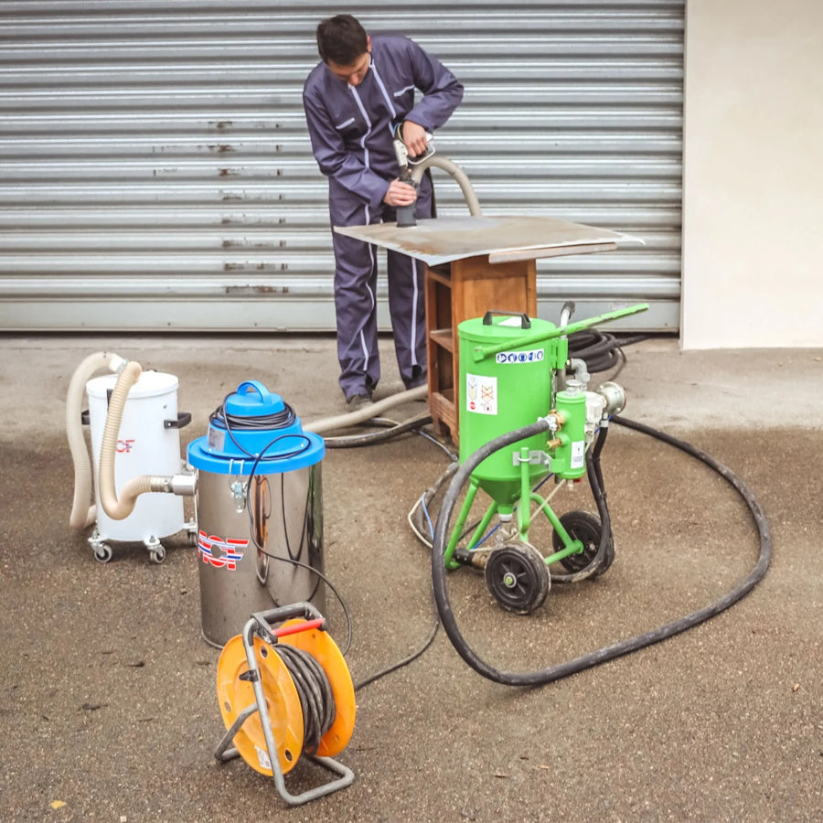 ACF Complete Kit SP 18 for dust-free sandblasting, as a retrofit kit for existing blasting devices